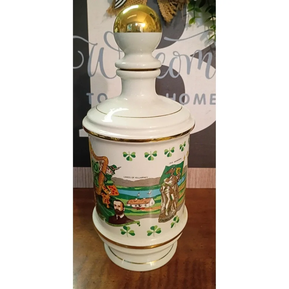 1971‎ Old Fitzgerald Stitzel Weller Erin Go Bragh Irish Porcelain Decanter G028
